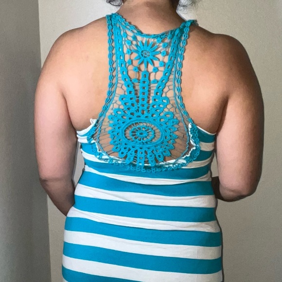 Large Almost Famous Vacation Dress, High Low Cut, Blue/White, Crocheted Back - Picture 4 of 10